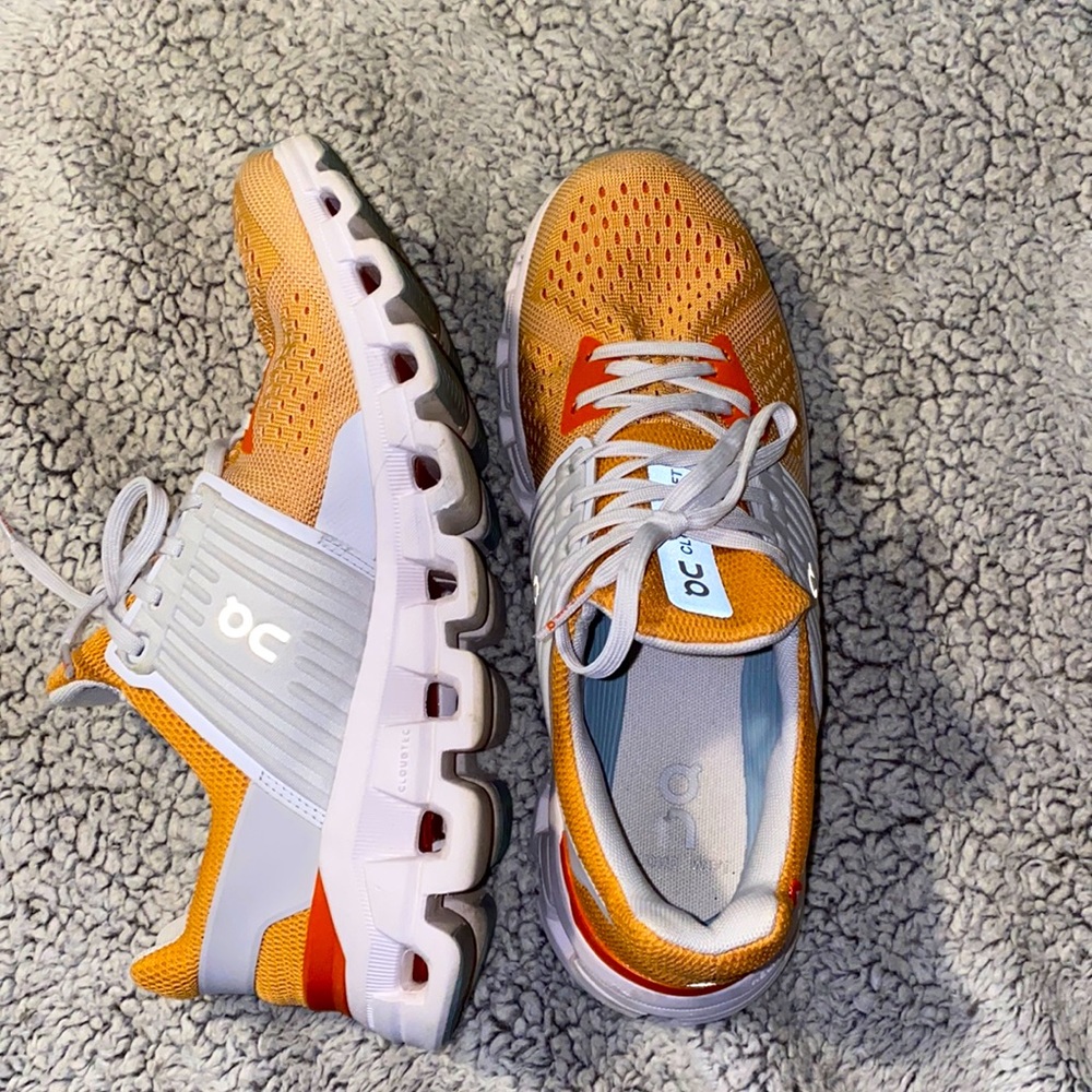 Women’s On Cloud Cloudtec Shoes Size 8